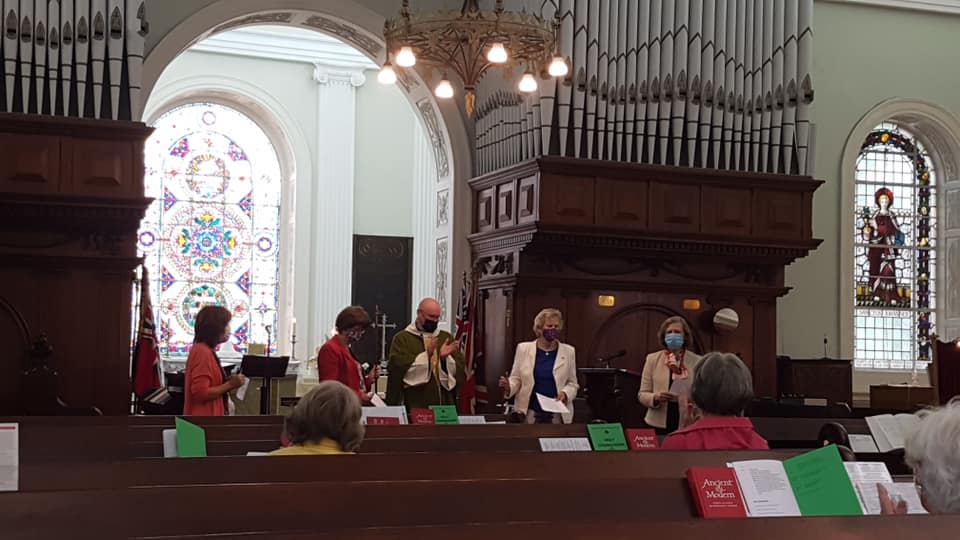 Churchwardens in Porto.