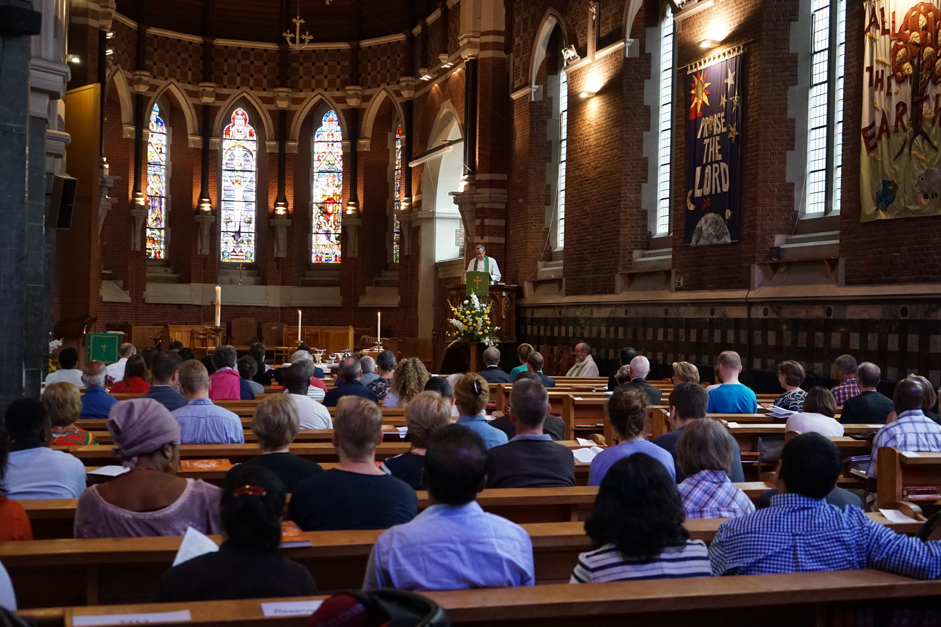 A busy congregation.