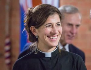 A picture of Revd Dr Catriona Laing.