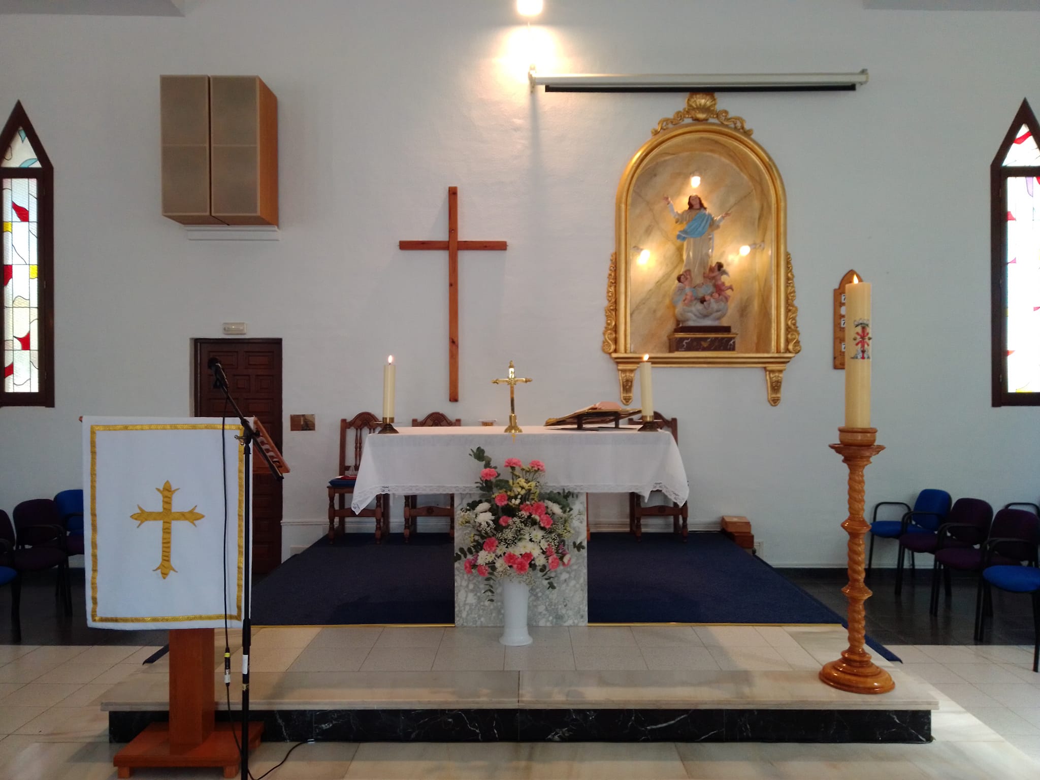 The altar at St Peter and Pauls.