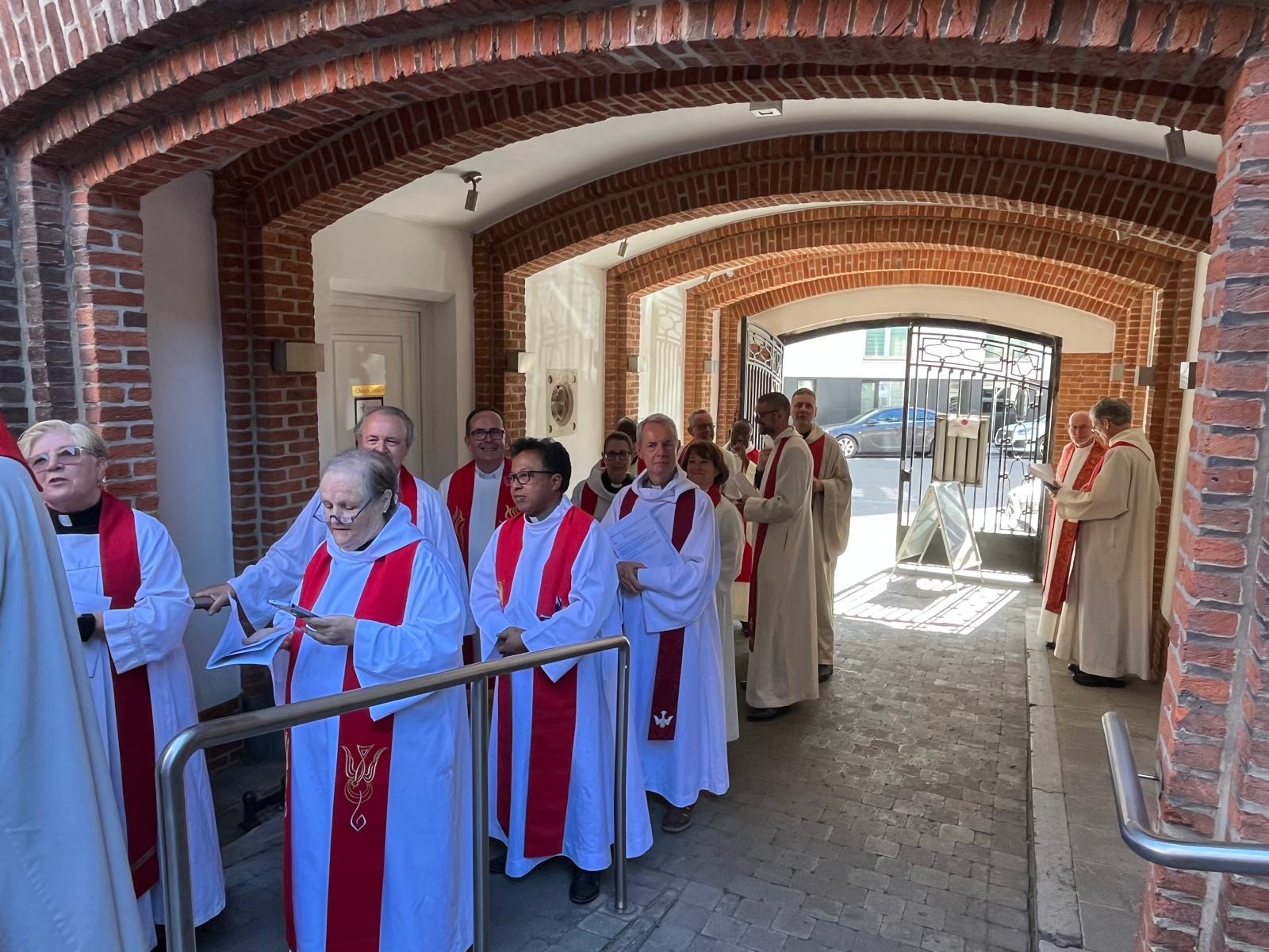procession of clergy