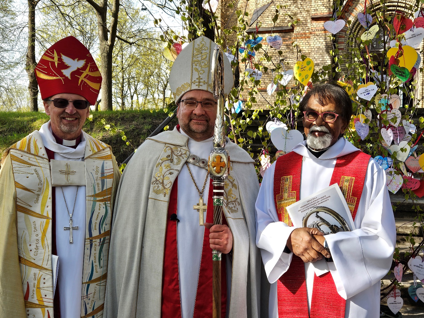 A group of men wearing religious attire
AI-generated content may be incorrect.