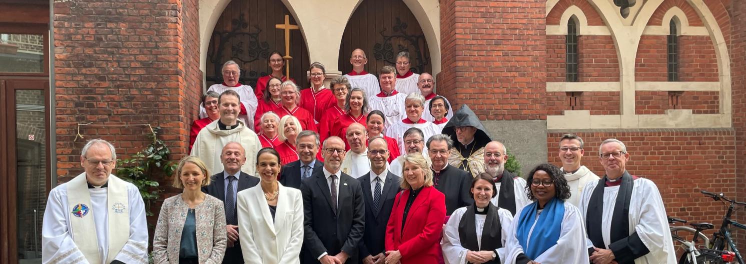 holy_trinity_brussels group shot