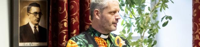 Revd Iain Bendry speaking