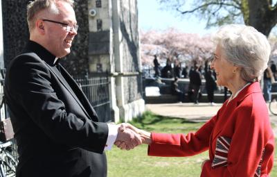Rev Tuomas shakes hands with Duchess of Gloucester